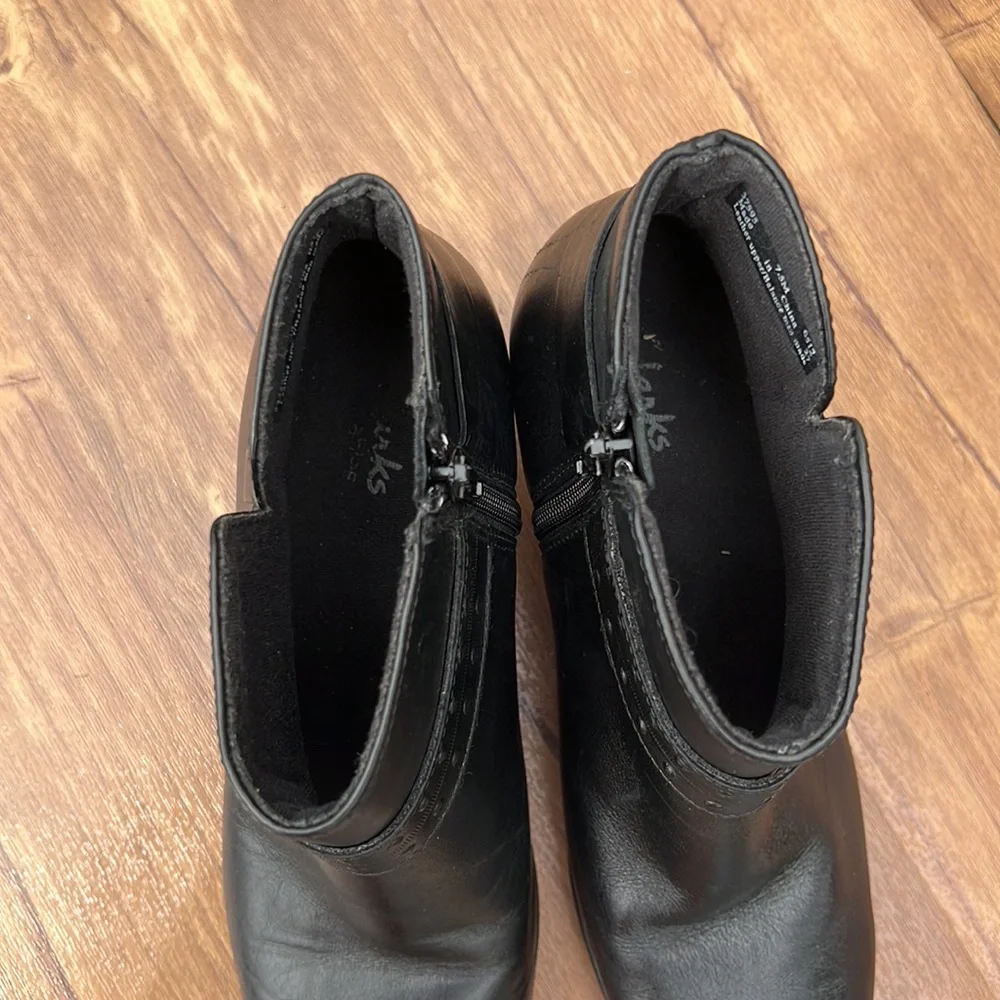 Clarks Bendables Dream Belle Women's Ankle Booties Boots Sz 7.5 Leather boots